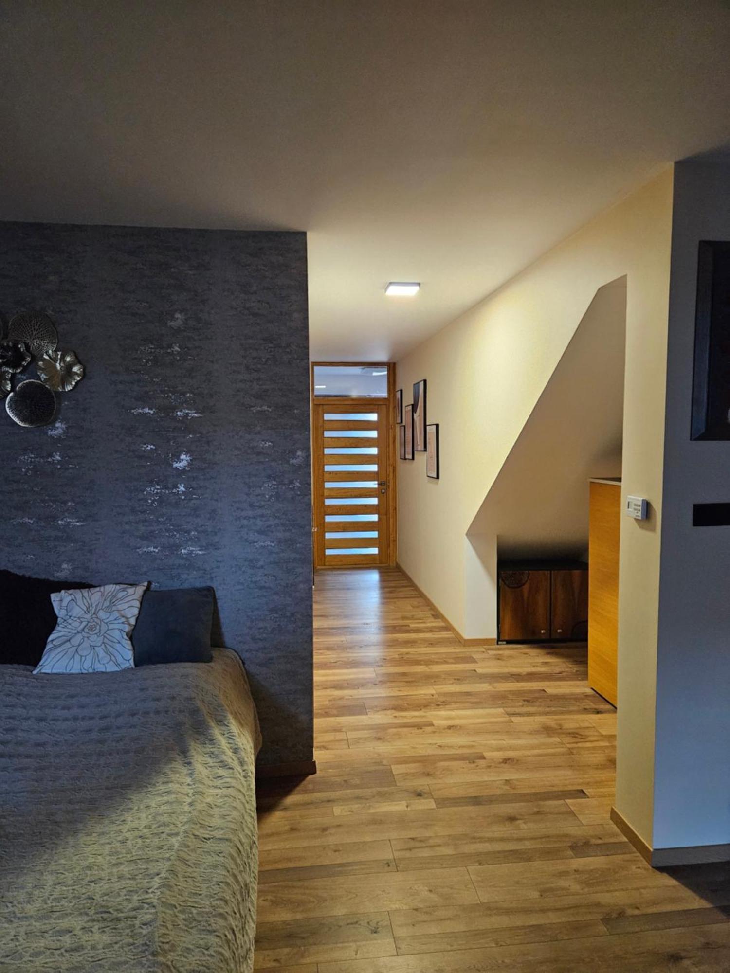 Toelgyes Apartmanhaz Segedyn Zewnętrze zdjęcie